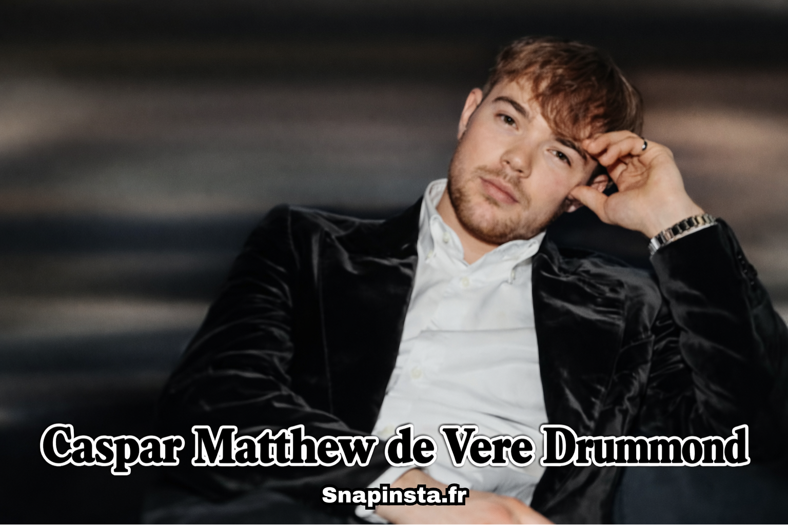 Caspar Matthew de Vere Drummond : portrait discret d’un héritier entre mode, cinéma et vie privée